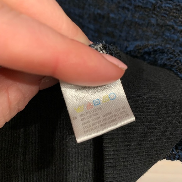 Razzle Dazzle | Black & Black Pullover - Picture 6 of 6